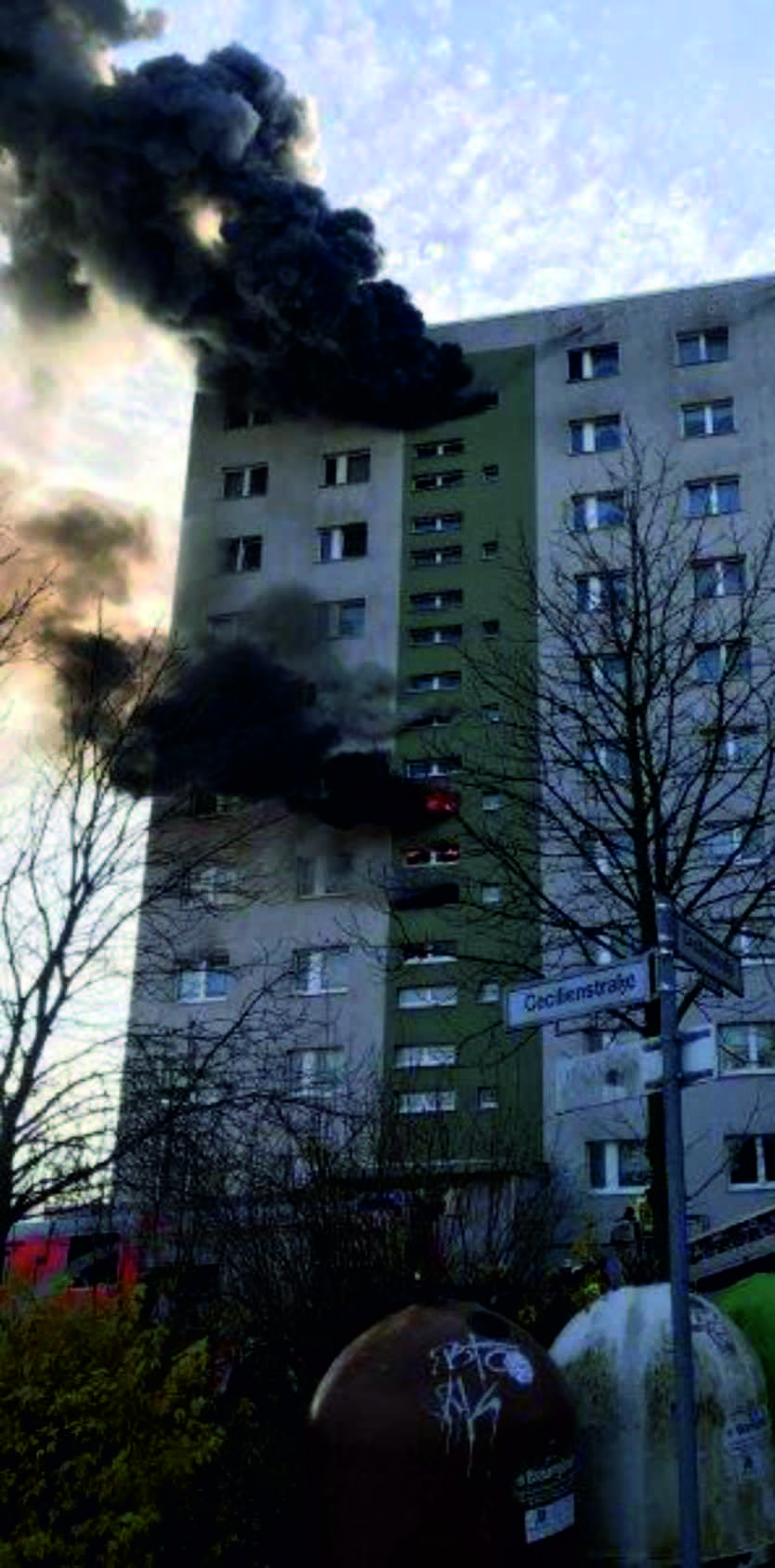 Brand im Hochhaus in der Cecilienstraße